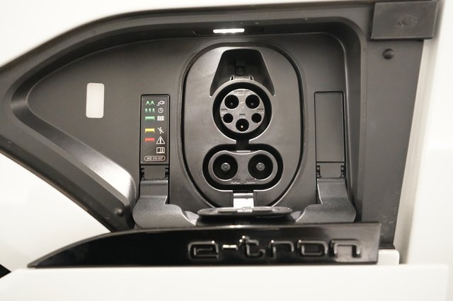 2024 Audi Q8 e-tron — photo 8 of 21