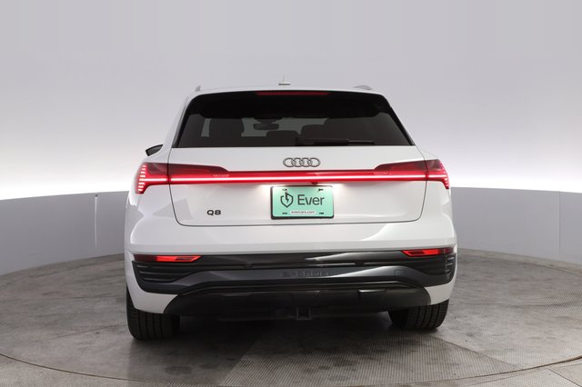 2024 Audi Q8 e-tron — photo 12 of 21