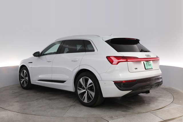 2024 Audi Q8 e-tron — photo 13 of 21