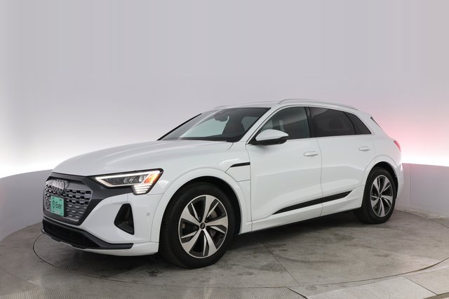 2024 Audi Q8 e-tron — photo 14 of 21