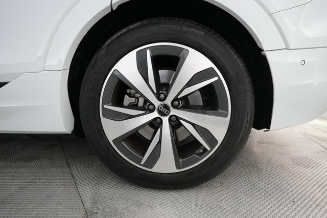 2024 Audi Q8 e-tron — photo 15 of 21