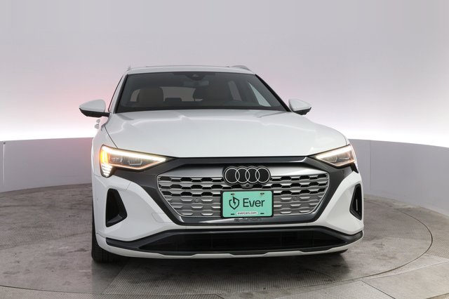 2024 Audi Q8 e-tron — photo 9 of 21