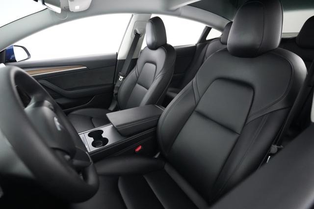 2022 Tesla Model 3 — photo 3 of 21