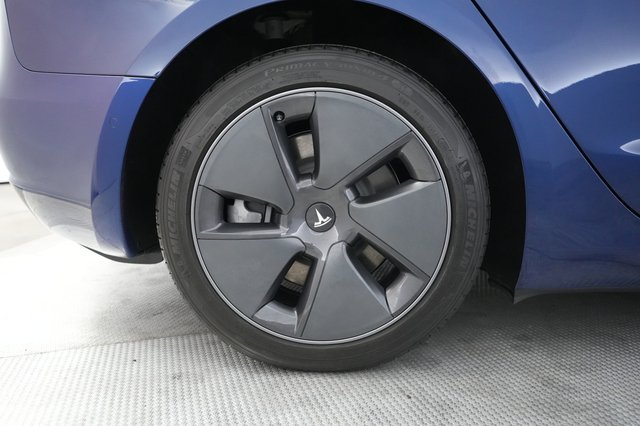 2022 Tesla Model 3 — photo 7 of 21