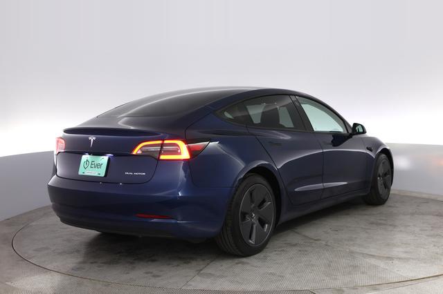 2022 Tesla Model 3 — photo 2 of 21