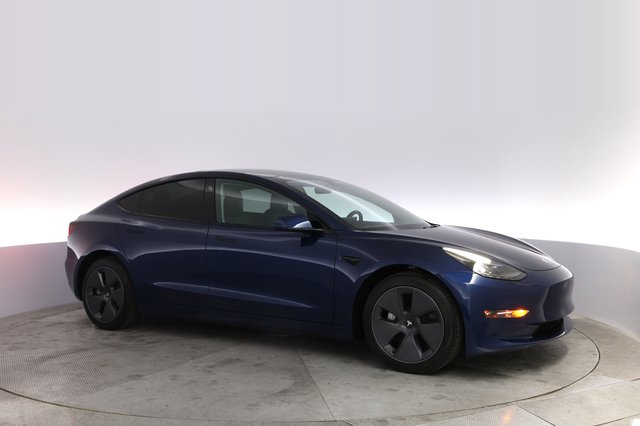2022 Tesla Model 3 — photo 11 of 21