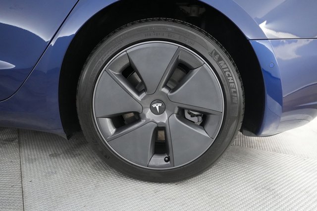 2022 Tesla Model 3 — photo 15 of 21