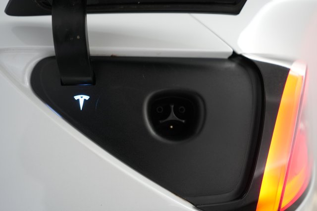 2022 Tesla Model Y — photo 8 of 21