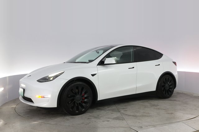 2022 Tesla Model Y — photo 14 of 21