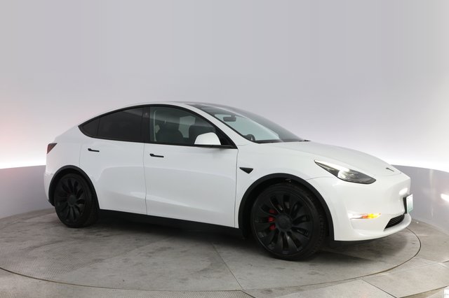 2022 Tesla Model Y — photo 11 of 21