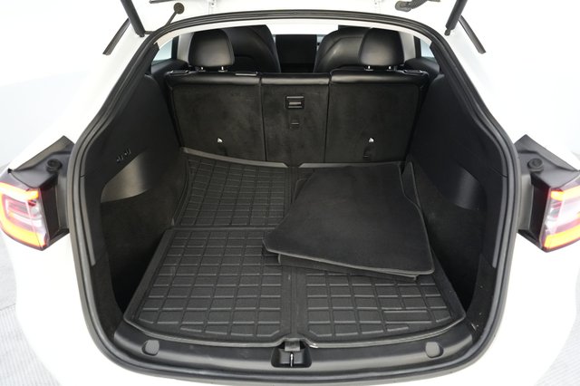 2022 Tesla Model Y — photo 6 of 21