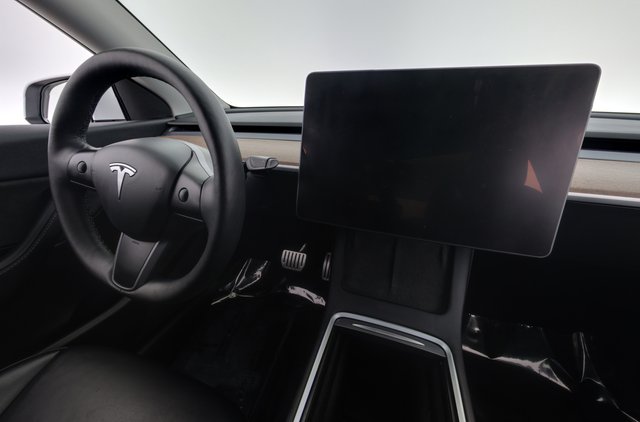 2022 Tesla Model Y — photo 19 of 21