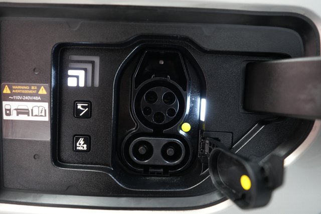2024 Kia EV9 — photo 8 of 21
