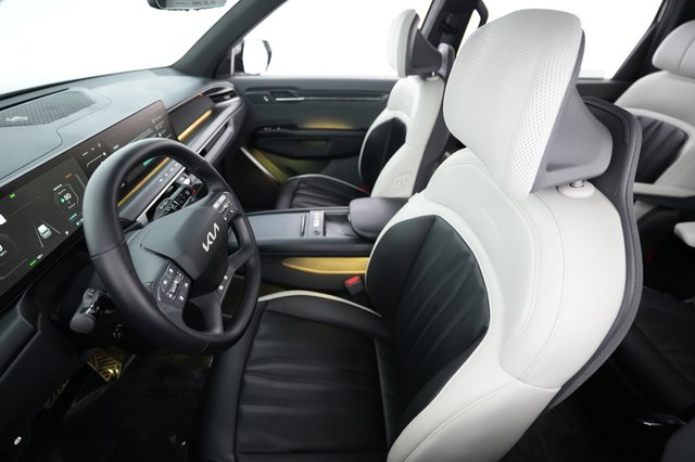 2024 Kia EV9 — photo 3 of 21