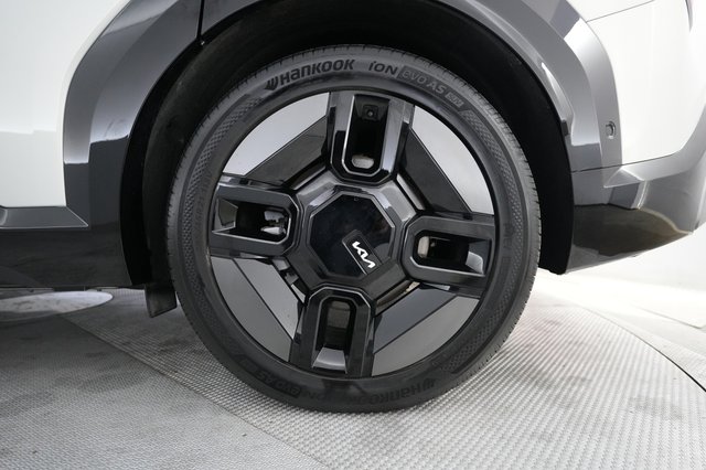 2024 Kia EV9 — photo 16 of 21