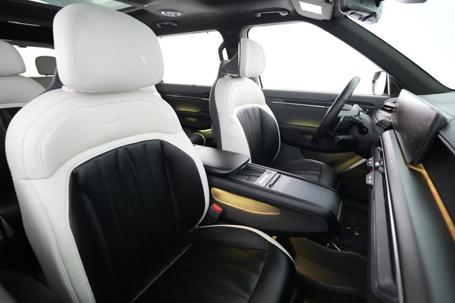 2024 Kia EV9 — photo 18 of 21