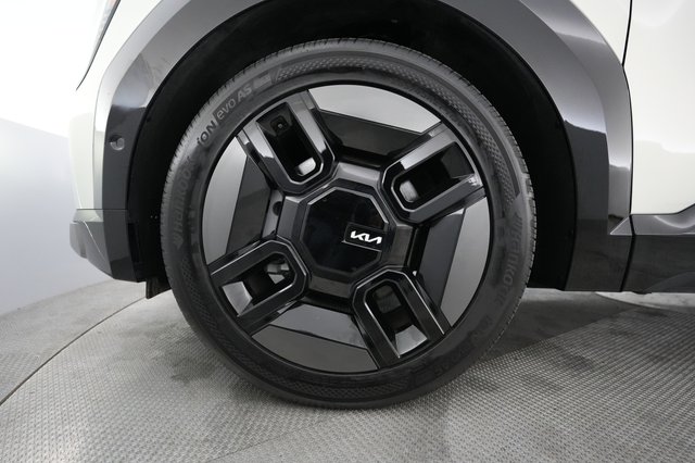 2024 Kia EV9 — photo 17 of 21
