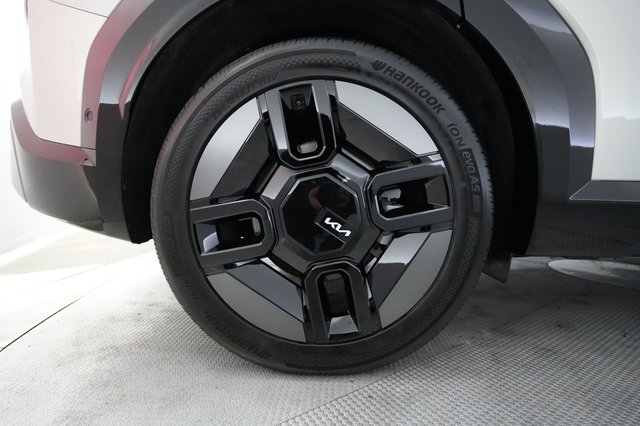 2024 Kia EV9 — photo 15 of 21