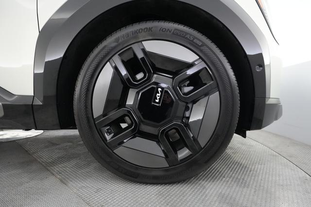 2024 Kia EV9 — photo 7 of 21