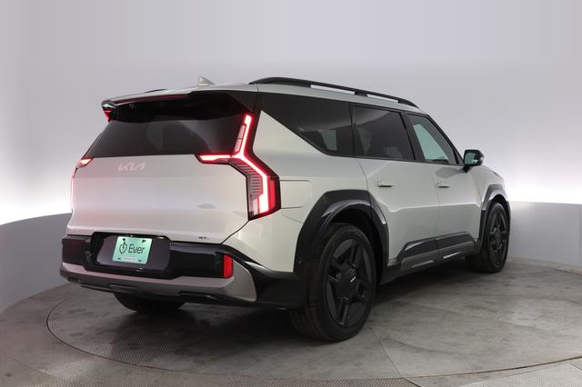 2024 Kia EV9 — photo 2 of 21