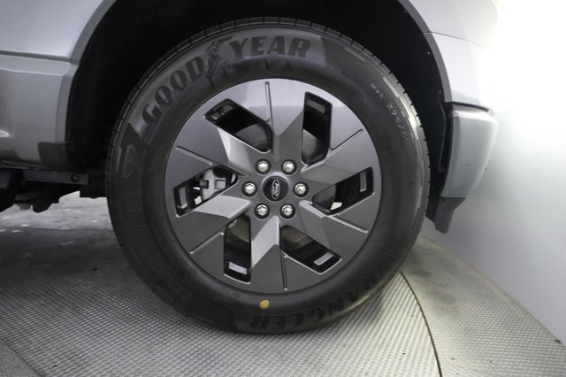 2024 Ford F-150 Lightning — photo 10 of 15