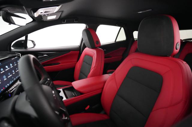 2024 Chevrolet Blazer EV — photo 3 of 21
