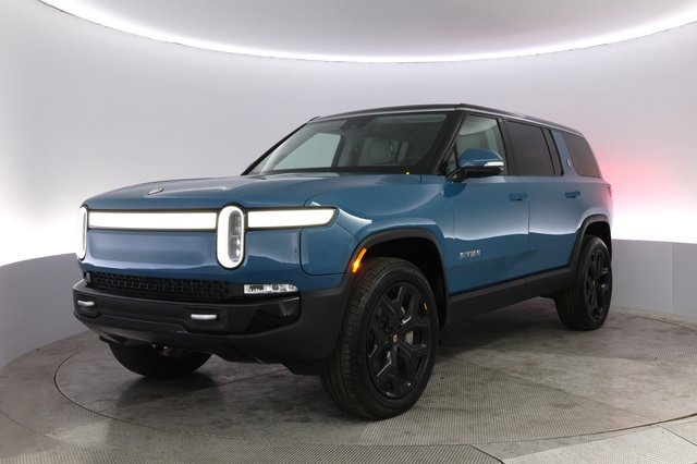 2024 Rivian R1S — VIN 7PDSGCBA2RN032145