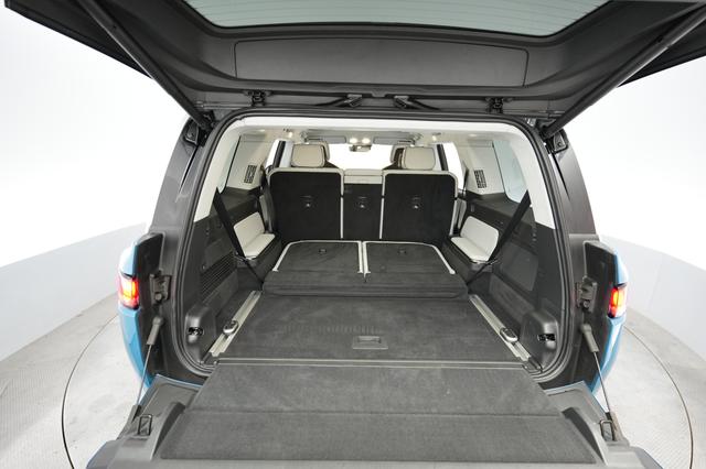 2024 Rivian R1S — photo 6 of 24