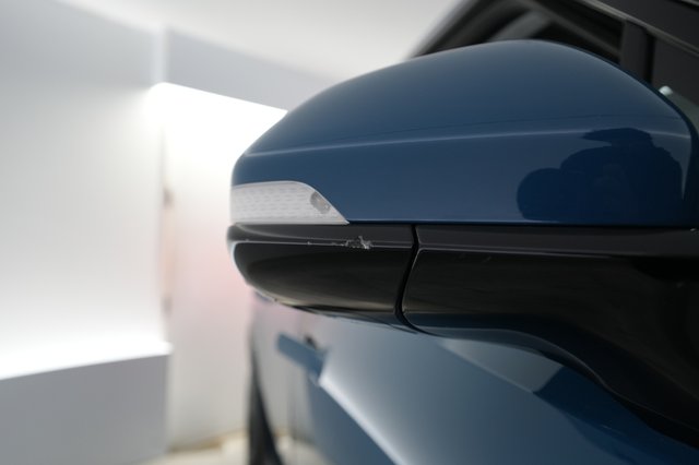 2024 Rivian R1S — photo 22 of 24