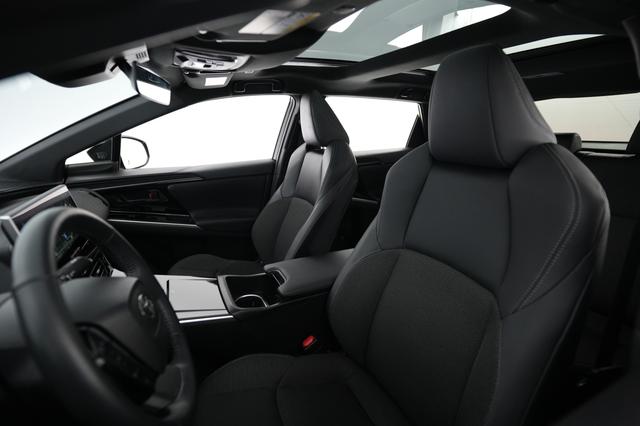 2024 Toyota bZ4X — photo 3 of 19