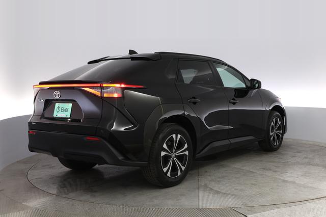 2024 Toyota bZ4X — photo 2 of 19