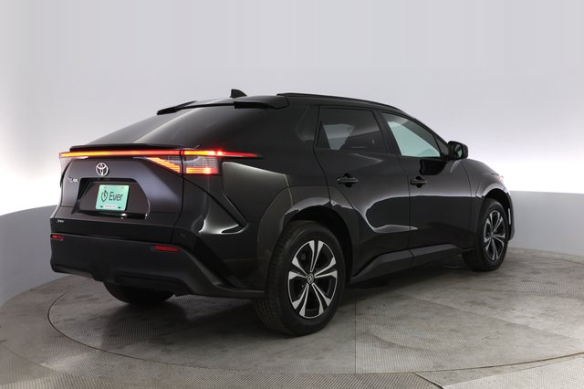 2024 Toyota bZ4X — photo 2 of 19
