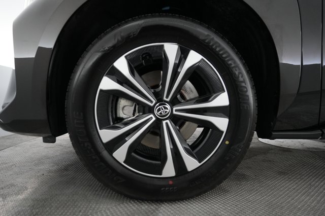 2024 Toyota bZ4X — photo 15 of 19