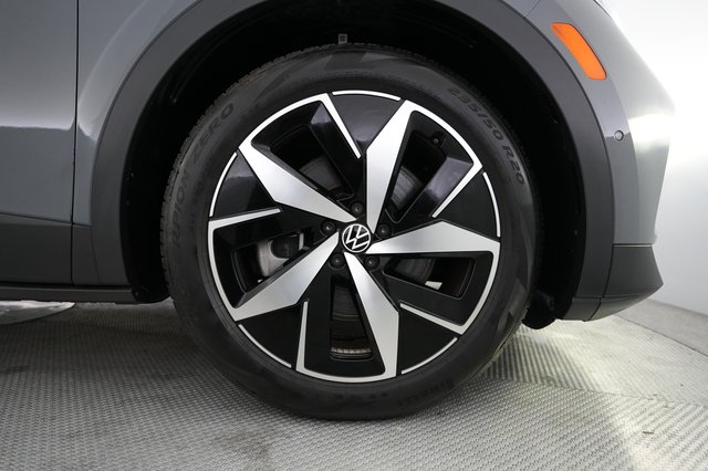 2024 Volkswagen ID.4 — photo 15 of 20