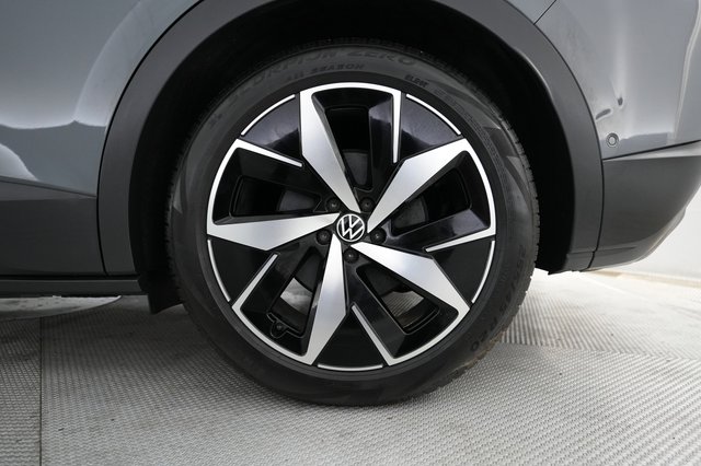 2024 Volkswagen ID.4 — photo 16 of 20