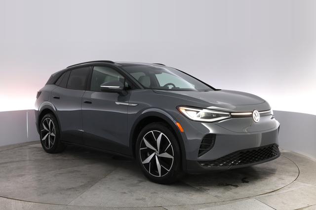 2024 Volkswagen ID.4 — photo 10 of 20