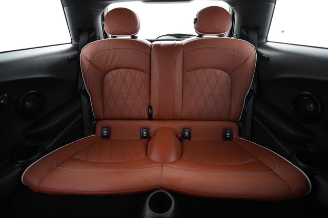 2024 MINI Cooper SE — photo 4 of 19