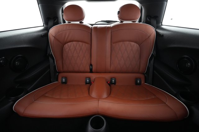 2024 MINI Cooper SE — photo 4 of 19