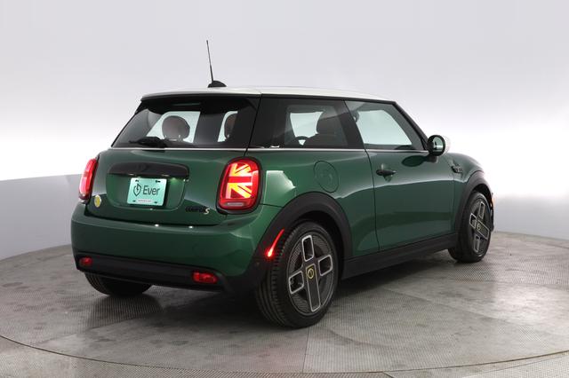 2024 MINI Cooper SE — photo 2 of 19