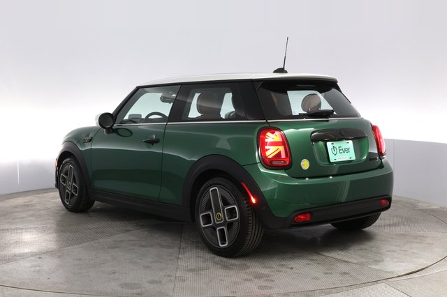 2024 MINI Cooper SE — photo 13 of 19