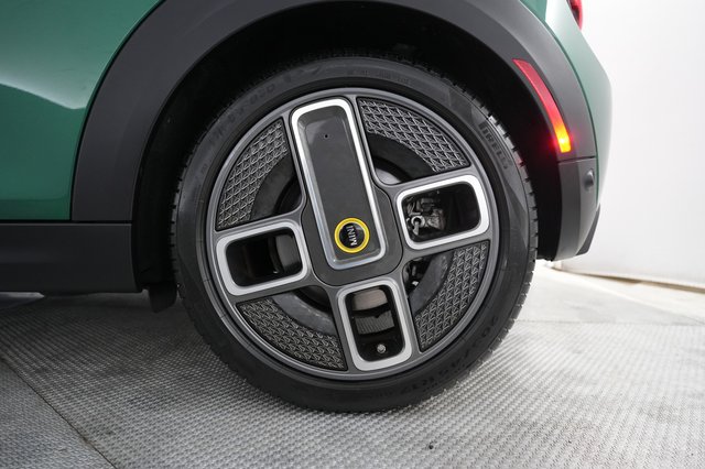 2024 MINI Cooper SE — photo 7 of 19