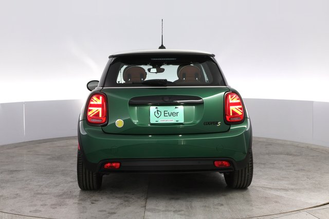 2024 MINI Cooper SE — photo 12 of 19