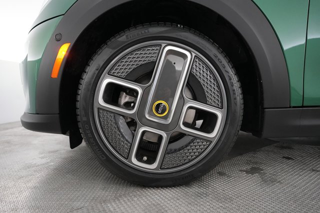 2024 MINI Cooper SE — photo 15 of 19