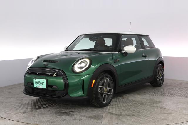 2024 MINI Cooper SE — VIN WMW13DJ08R2V34752