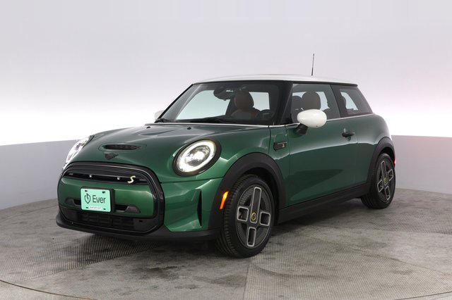 2024 MINI Cooper SE — VIN WMW13DJ08R2V34752