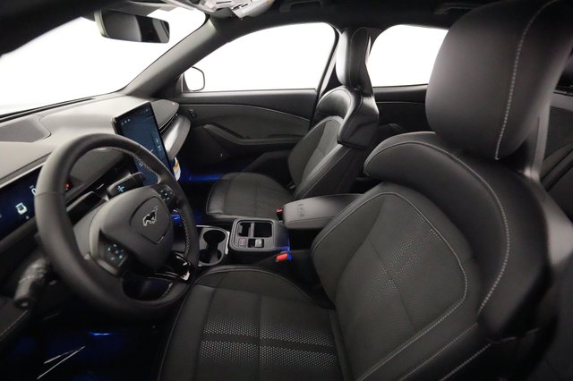 2025 Ford Mustang Mach-E — photo 3 of 20