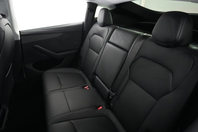2026 Tesla Model Y — photo 18 of 20