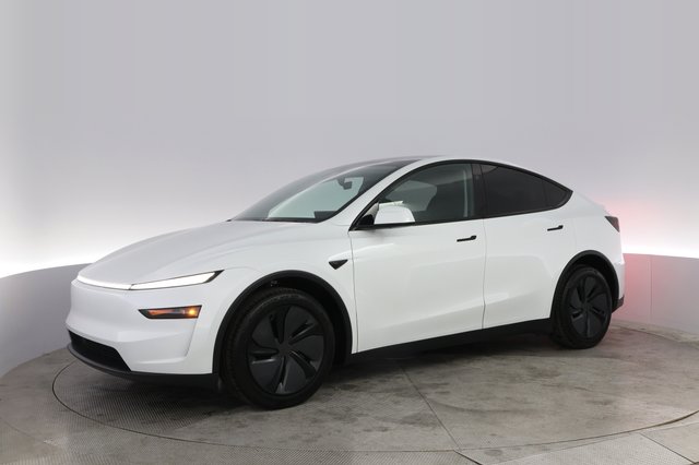 2026 Tesla Model Y — photo 14 of 20