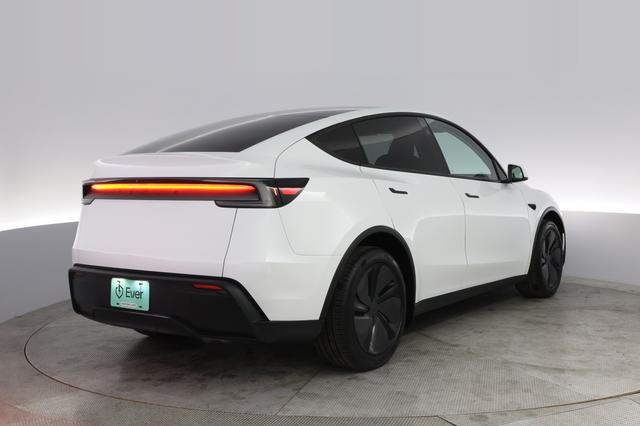 2026 Tesla Model Y — photo 2 of 20