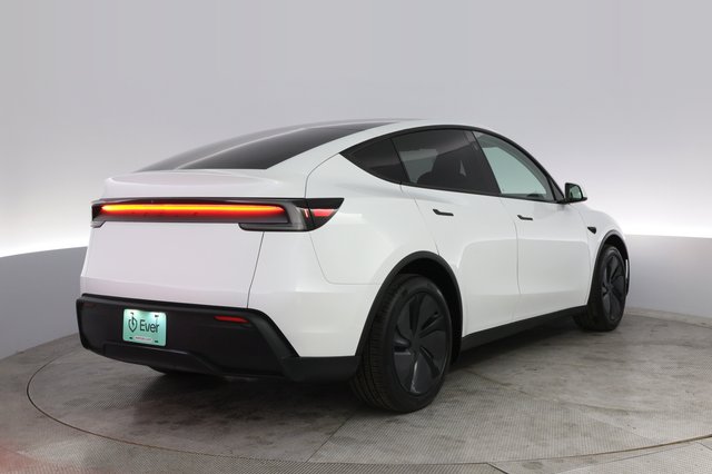 2026 Tesla Model Y — photo 2 of 20